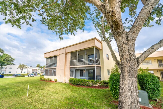 Building Photo - 244 Normandy Ln
