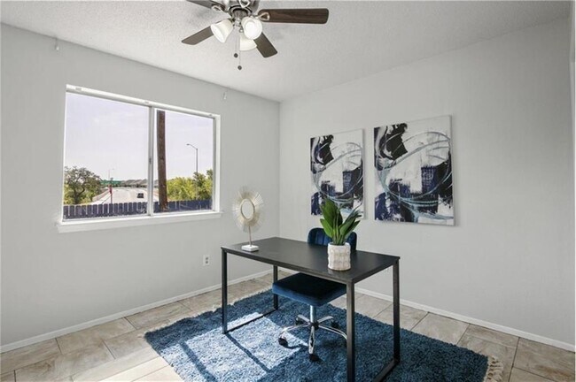 Building Photo - 517-519 Greenlawn Blvd