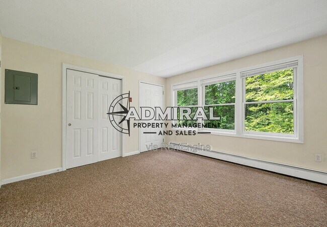 Building Photo - 65 Woodland Green