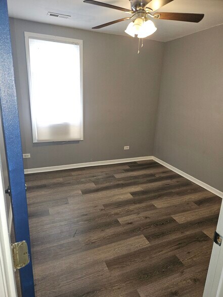 Building Photo - 149 S 14th Ave