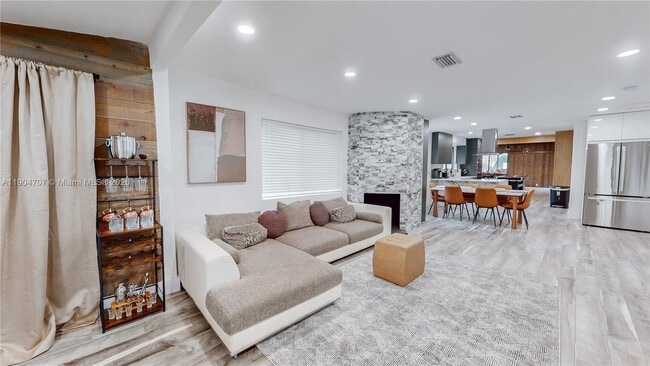 Building Photo - 2525 Garfield St