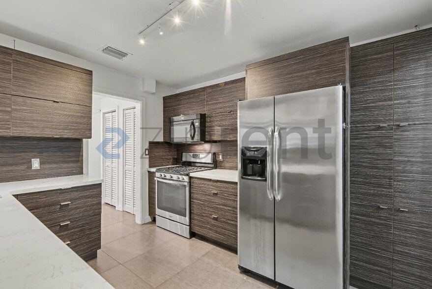 Building Photo - 5210 NW 5th Ave