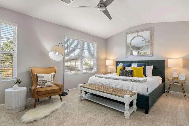 Building Photo - 5618 Laurel Ridge Dr