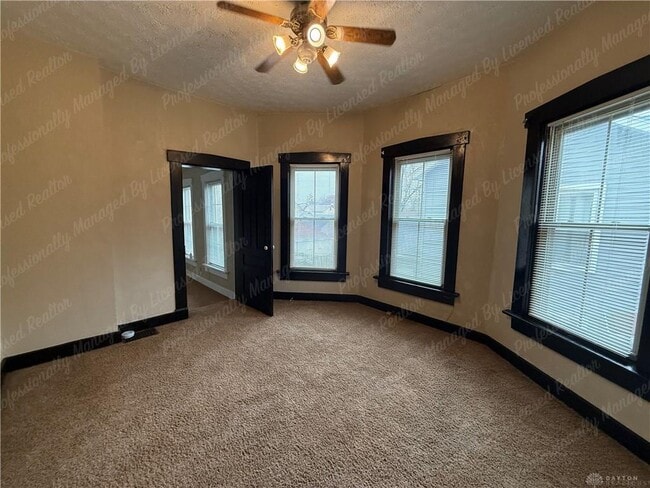 Building Photo - 227 James St