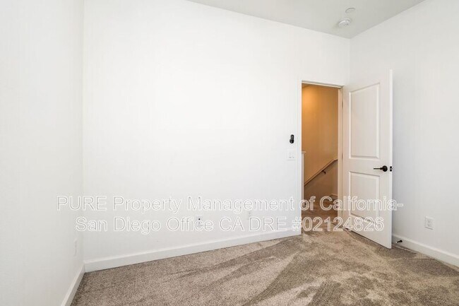 Building Photo - 812 Mateo St