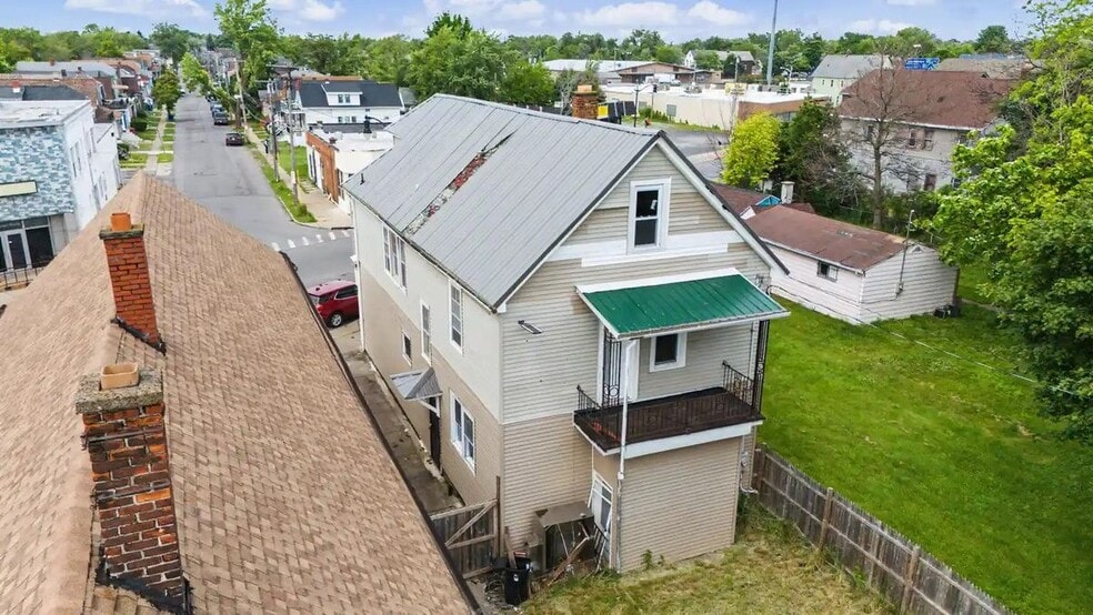 Building Photo - 2015 Genesee St