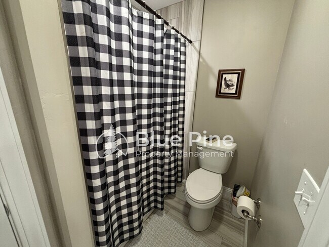 Building Photo - 5506 Eaglewood Dr