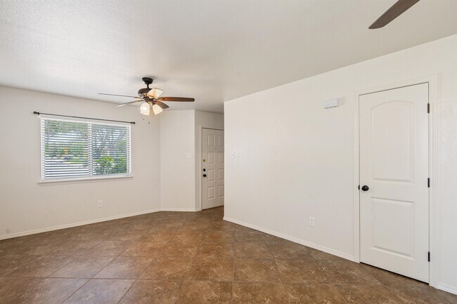 Building Photo - 111 A Rhonda Dr