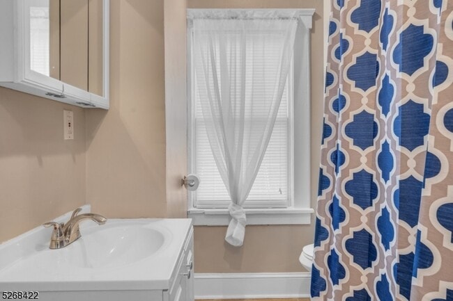 Building Photo - 83 Burnside Ave