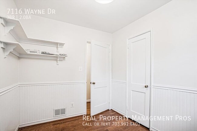 Building Photo - 7116 Wayne Dr