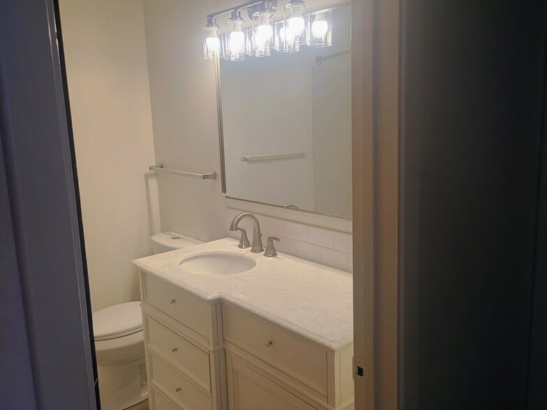 Building Photo - 10430 W Ardyce Ct