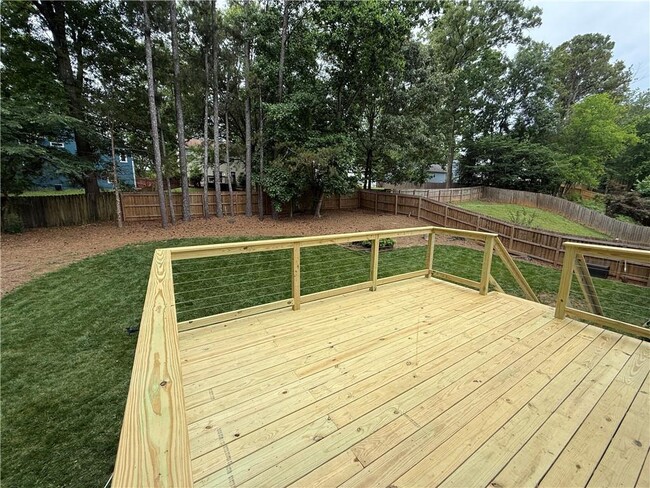 Building Photo - 10460 Willow View Cir