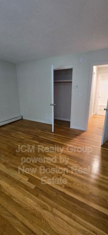 Building Photo - 572 Cummins Hwy