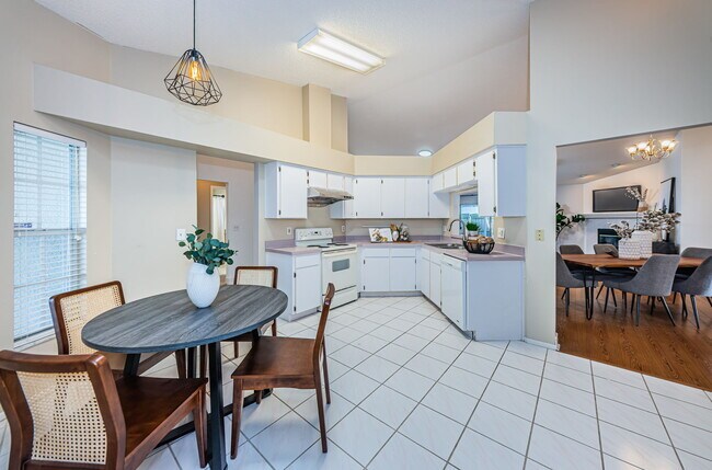 Building Photo - 11502 Glenmont Dr