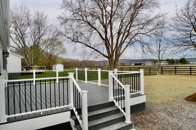 Building Photo - 37 Van Dyke