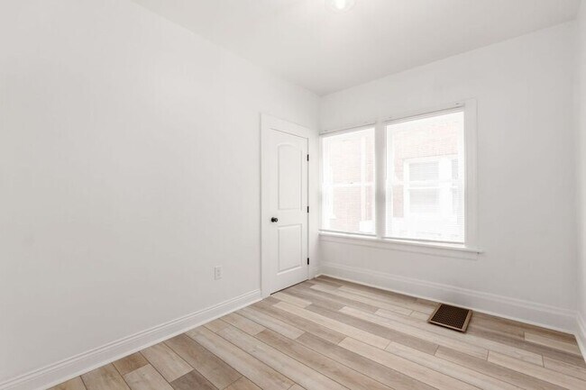 Building Photo - 58 N 20th St