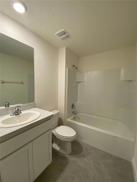 Building Photo - 93 Hickory Course Pass