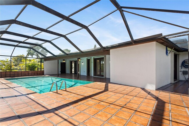 Building Photo - 10605 SW 112th St