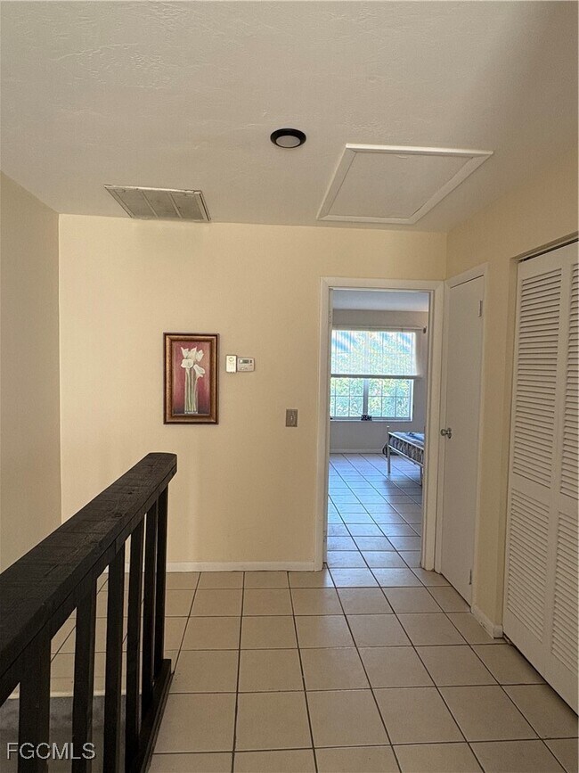 Building Photo - 1005 SW 48th Terrace