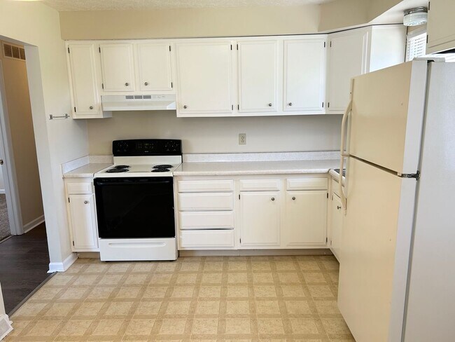 Building Photo - Mt Tabor ranch home with basement      20260804