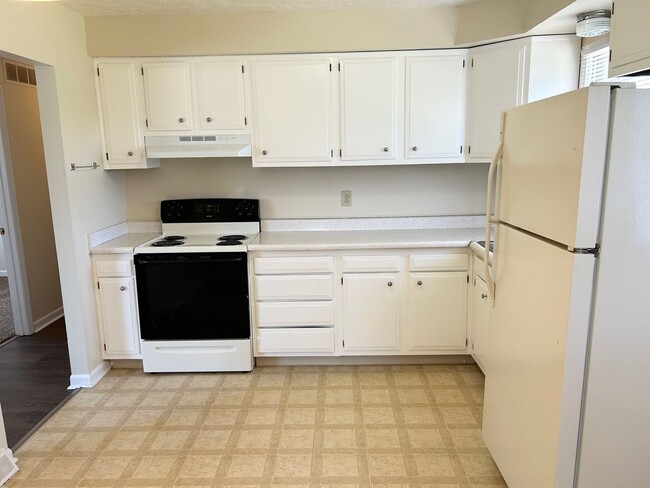 Building Photo - Mt Tabor ranch home with basement      250502
