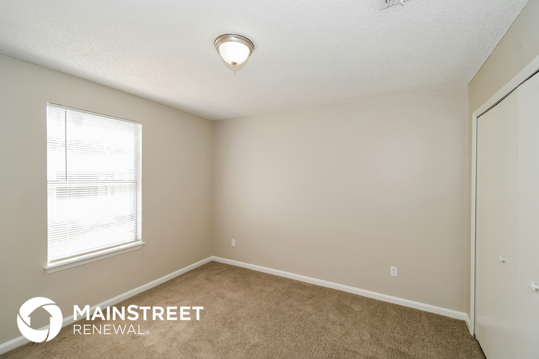 Building Photo - 1871 Alberta Ct S