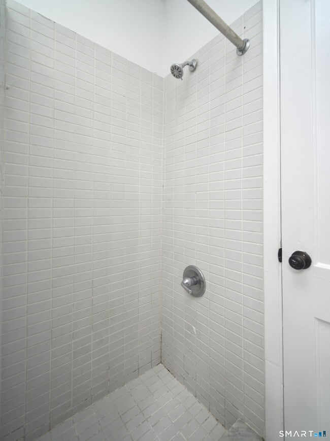 Building Photo - 1440 Wood Ave