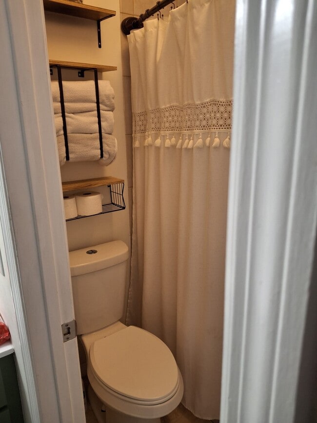 Building Photo - 385 Toledo St