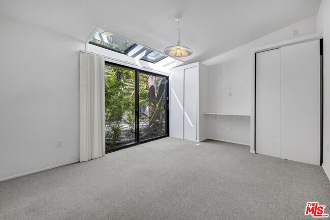 Building Photo - 30611 Las Estrellas Dr