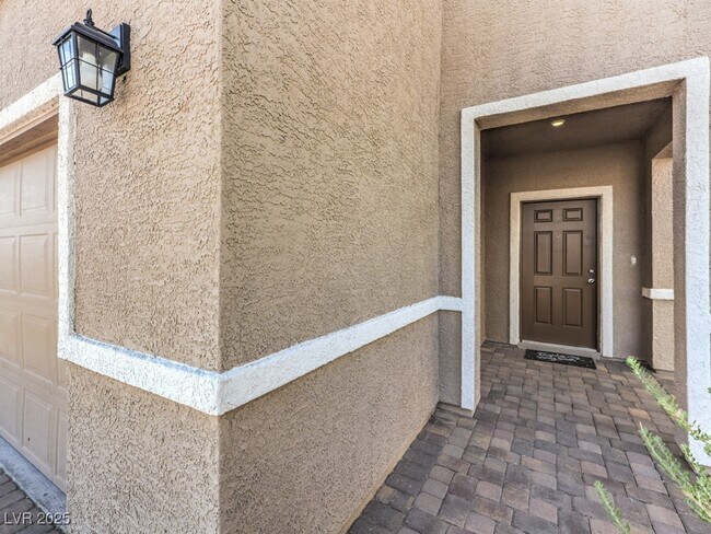 Building Photo - 6077 Castle Gardens Ave