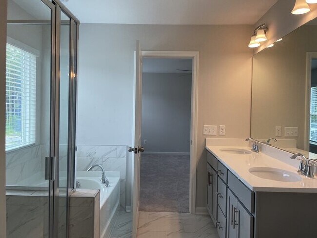 Building Photo - 2903 Siebold Dr