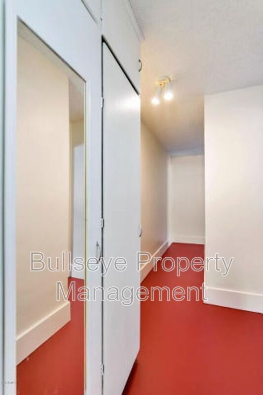 Building Photo - 2917 N 19th Ave