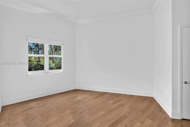 Building Photo - 20000 E Country Club Dr