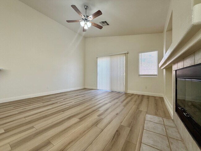 Building Photo - Beautiful open concept remodeled 3 bedroom...