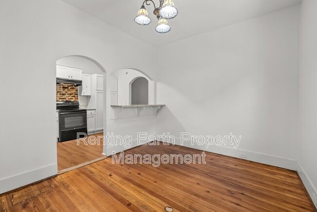 Building Photo - 609 34th St S