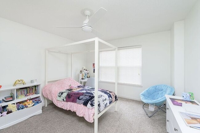 Building Photo - Beautiful updated home in West Carmel!