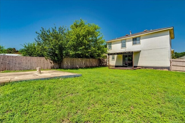 Building Photo - 112 Segovia Way