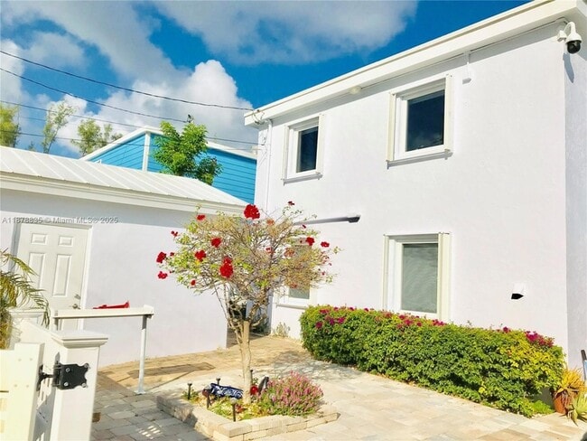 Building Photo - 30 Jean La Fitte Dr