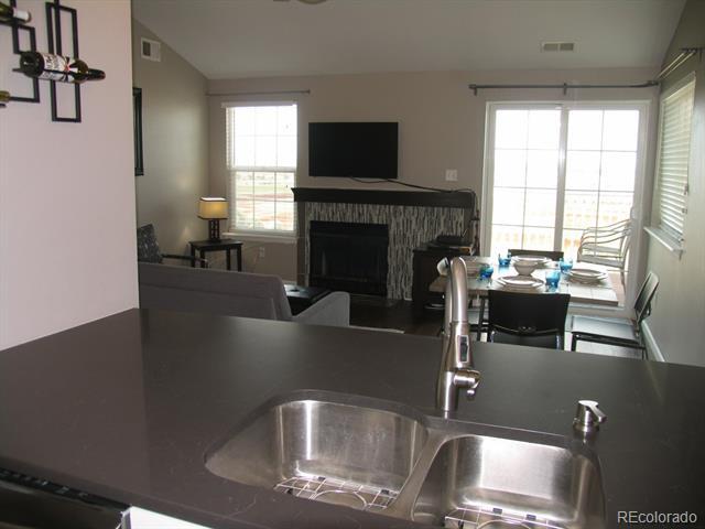 Building Photo - 2181 Sunridge Cir