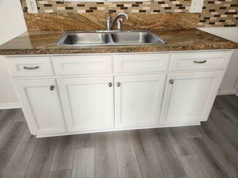 Kitchen - 3529 Opal St