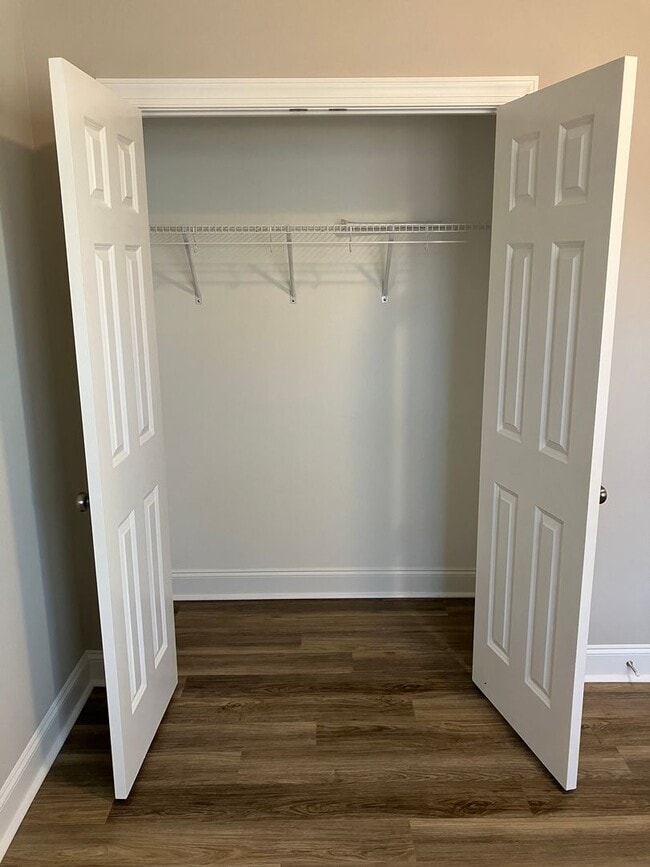 Building Photo - 3 Bedroom 2 Bathroom house located in Mill Creek Cove