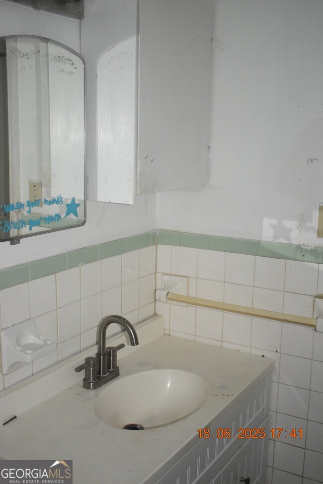 Building Photo - 803 Grosso Ave
