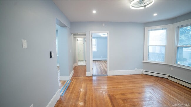 Building Photo - 305 N Terrace Ave