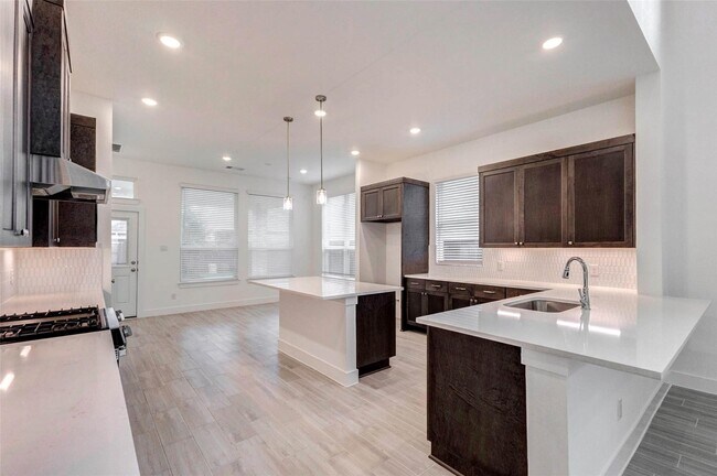 Building Photo - 11134 Plateau Oak Dr
