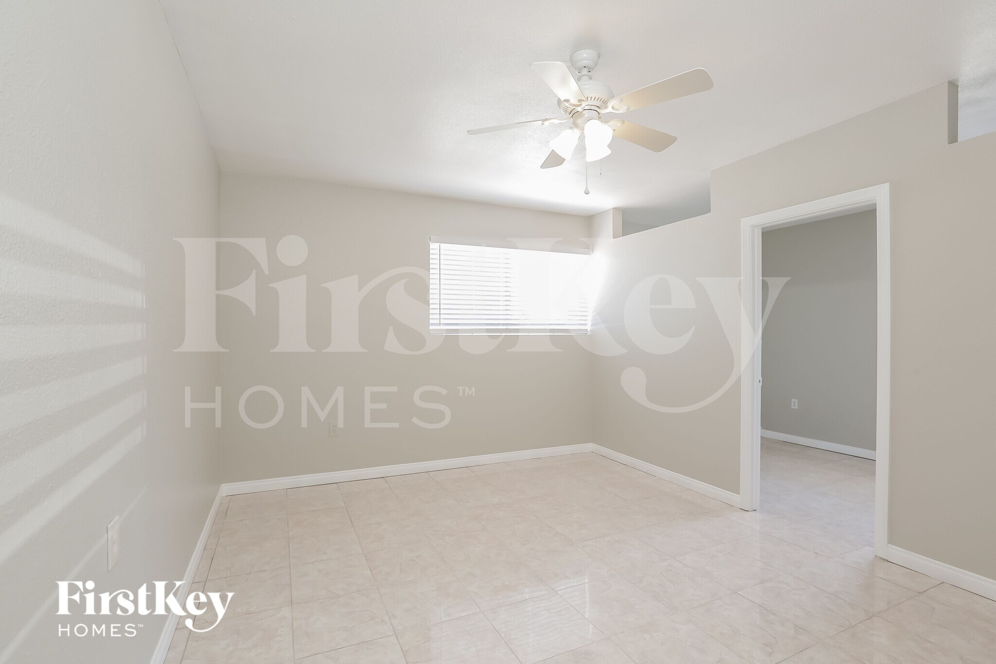 Building Photo - 825 Antigua St