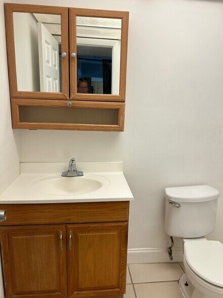 2nd bathroom - 470 NW 20th St