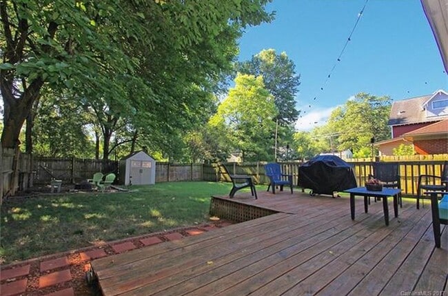 Building Photo - Beautiful Home in the Heart of NoDa!