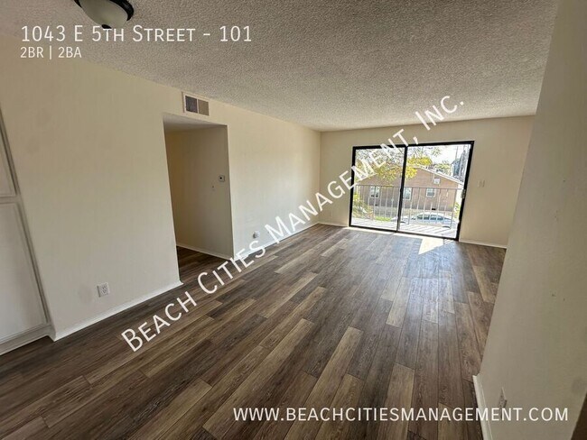 Building Photo - 1043 E 5th St