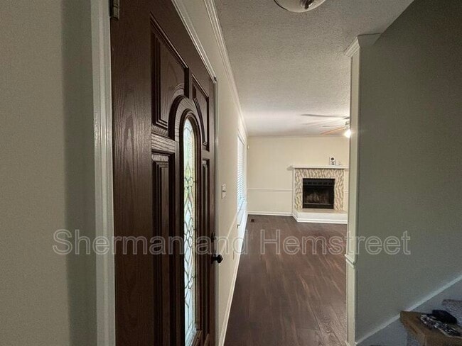 Building Photo - 210 Foxdale Dr