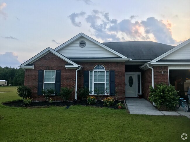 Building Photo - 110 Creekside Cir